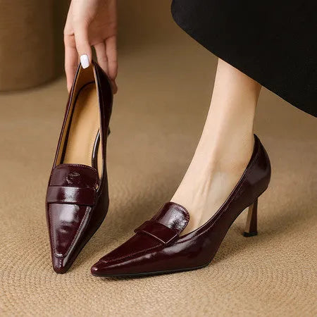 Women's pointed-toe leather stiletto heels in black with 7cm heel