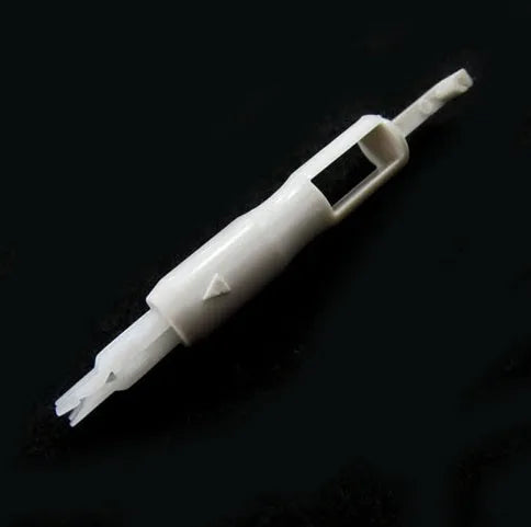 Needle threader insertion tool for sewing machine, 7.2cm long, plastic and metal, blue colour