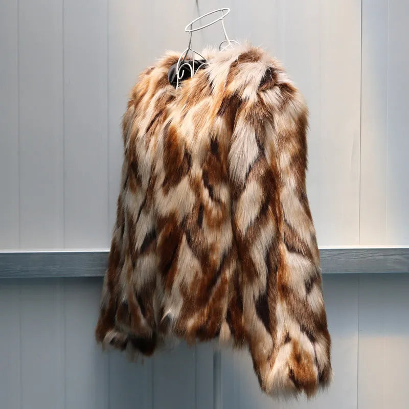 Women's slim-fitting Korean style faux fur coat in artificial fur fabric