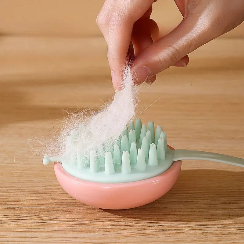 Silicone pet grooming brush with 15cm flexible head for wet and dry use on cats and dogs