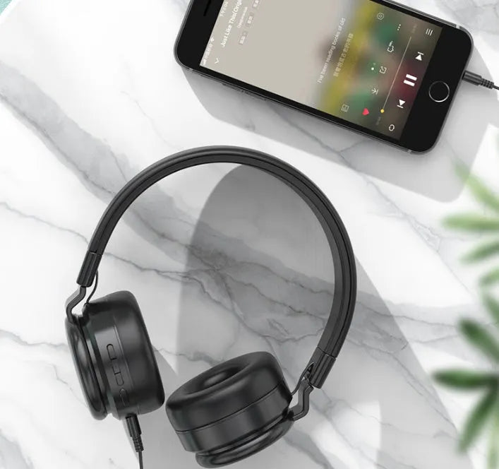 Black R10 wireless Bluetooth headset with Bluetooth 5.0 and 30 hour playtime