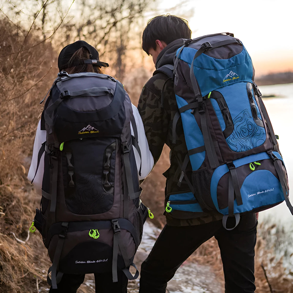 Waterproof polyester hiking backpack 56-75L in red, green, black, light blue or dark blue, 73 x 33 x 23cm, for outdoor sports