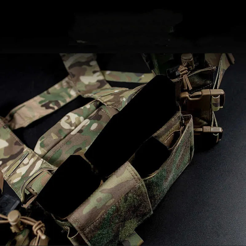 Tactical expandable chest vest in Cordura fabric, one size fits all, black colour, with breathable mesh back panel for team activities