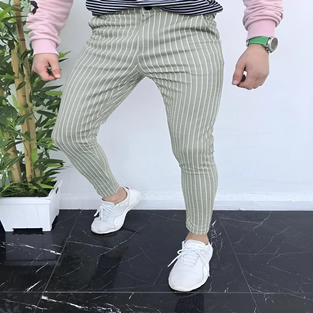 Men's slim-fit straight-leg casual trousers with a printed plaid pattern in colour RKKZ49.