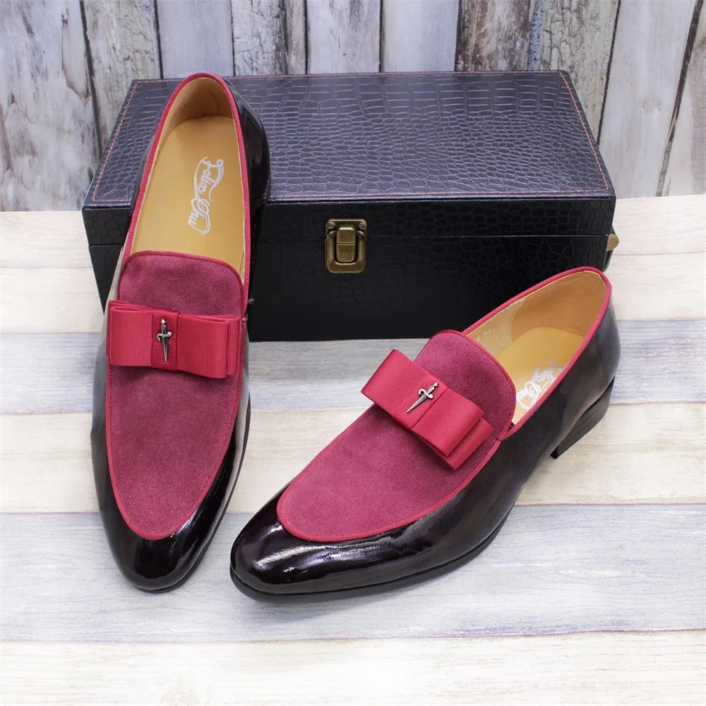 Men's low-top leather shoes in patent black with a tassel detail and rubber sole.
