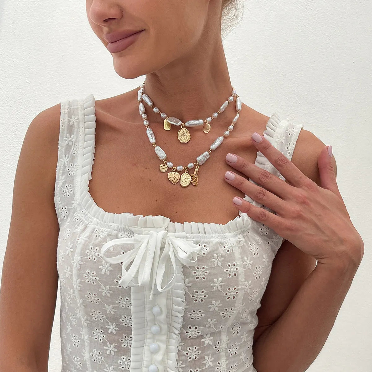 French pearl light luxury clavicle ocean necklace for women, shell element geometric shape, gold colour, adjustable chain 41-50cm