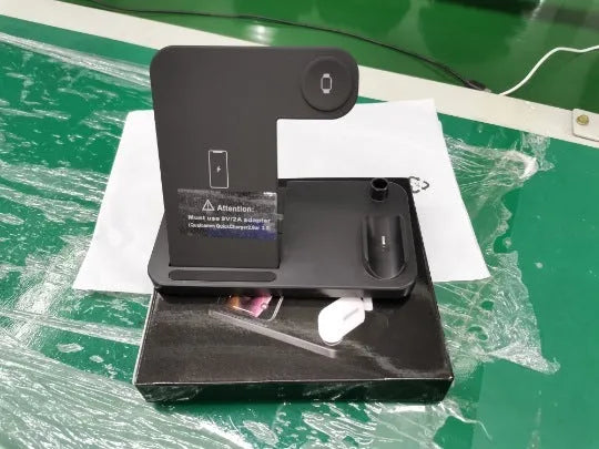 Folding 4-in-1 wireless charger in Space grey colour charging Apple iPhone and pencil simultaneously