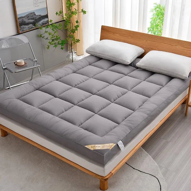 Thickened polyester feather velvet mattress sheet in pure grey, 180x200cm size