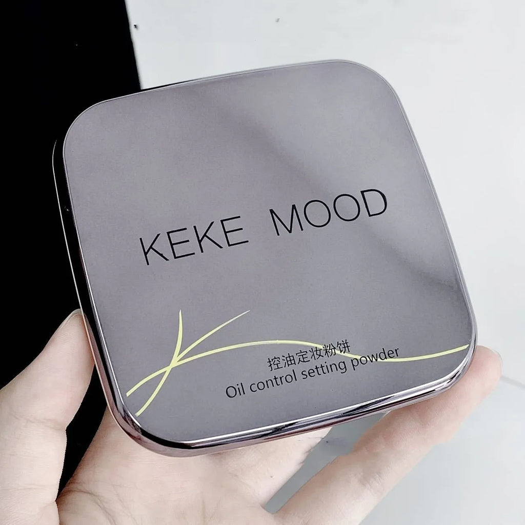 15g compact of pressed face powder for oil control and a matte finish, shown in one of three colour options.