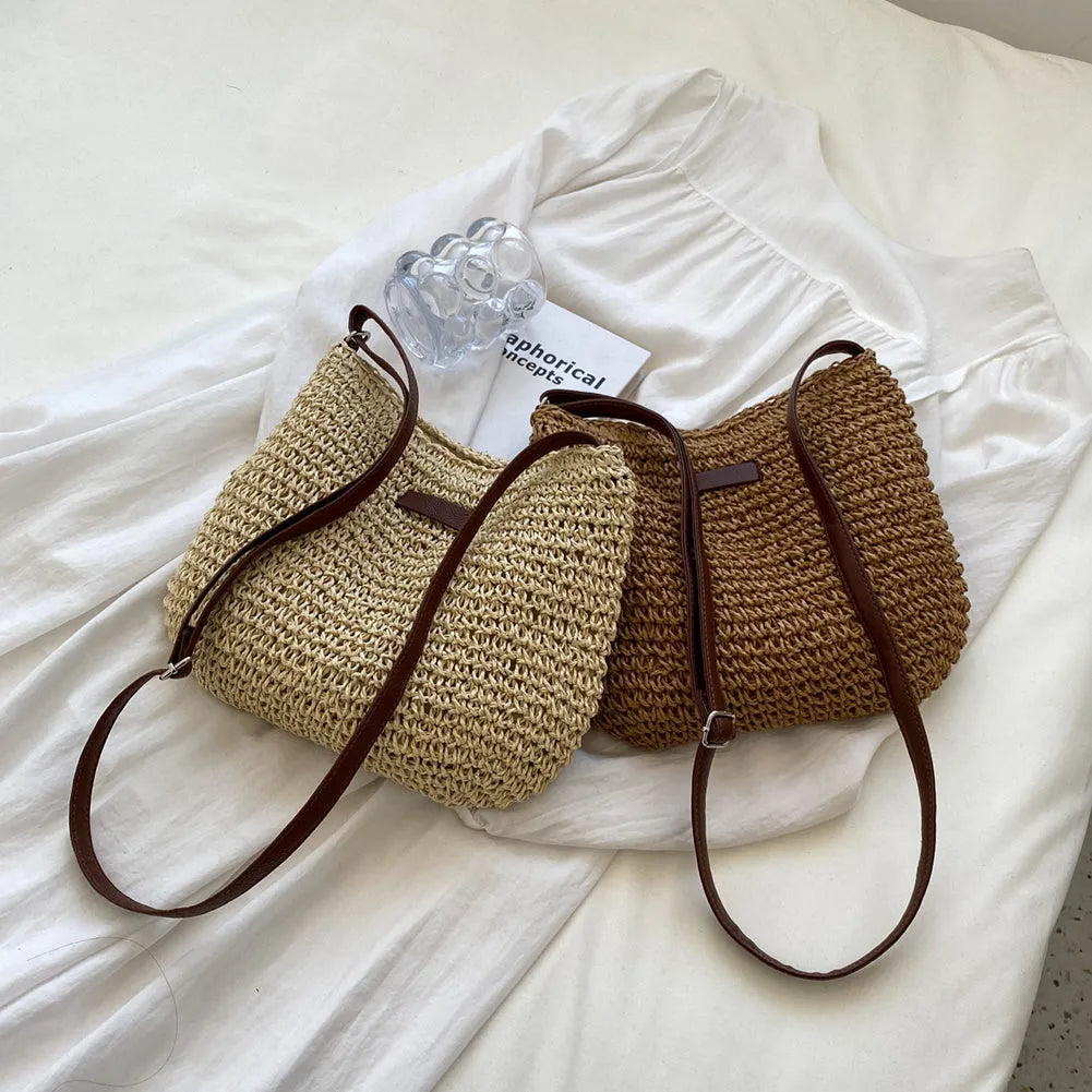 Niche design medium straw tote bag in beige with zipper closure, horizontal square shape, woven material