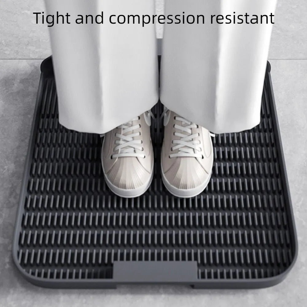 Large black cat litter pedal with slanted mouth design and textured surface measuring 37x37cm