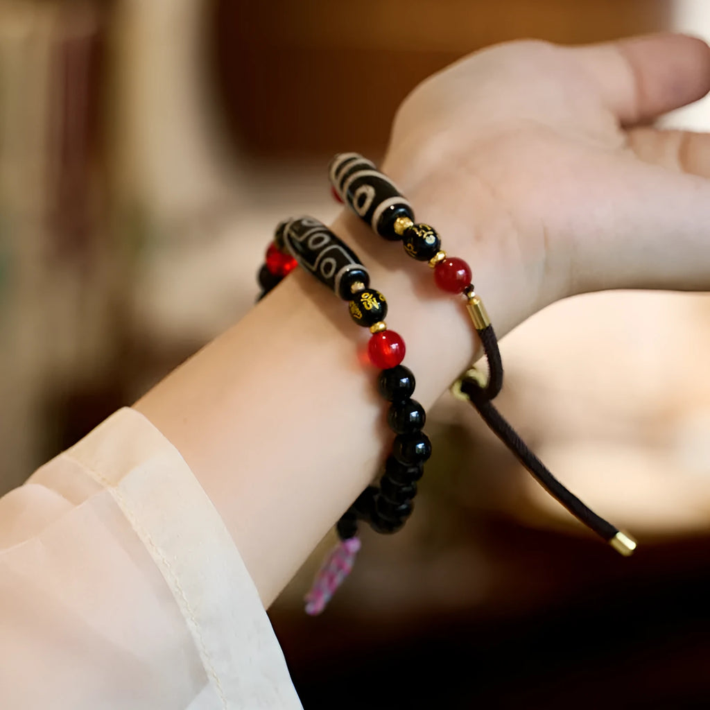 Dzi bead agate bracelet with Tibetan ethnic styling and 8mm geometry beads