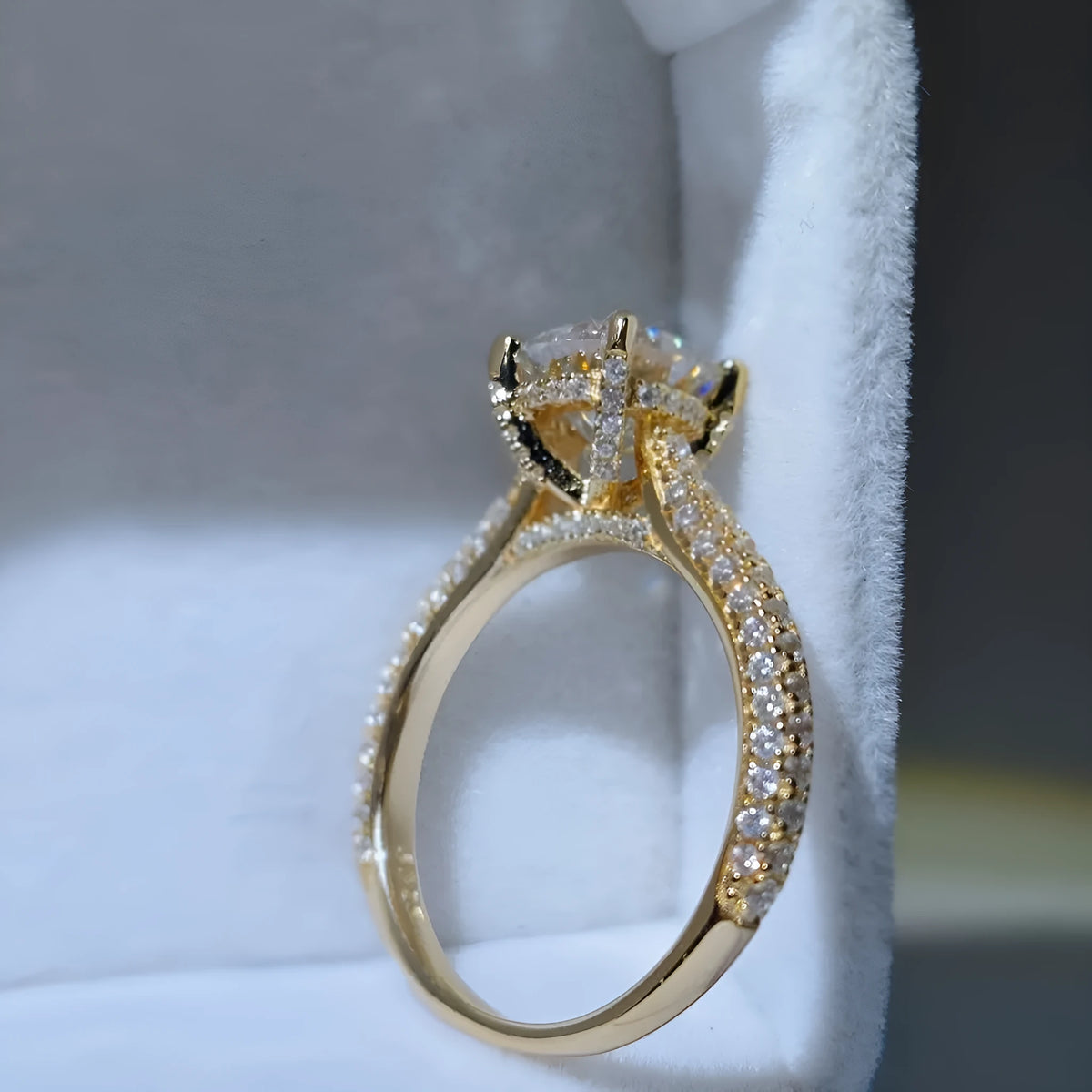 Copper plated alloy ring with moissanite diamond, elegant Style1 design for women