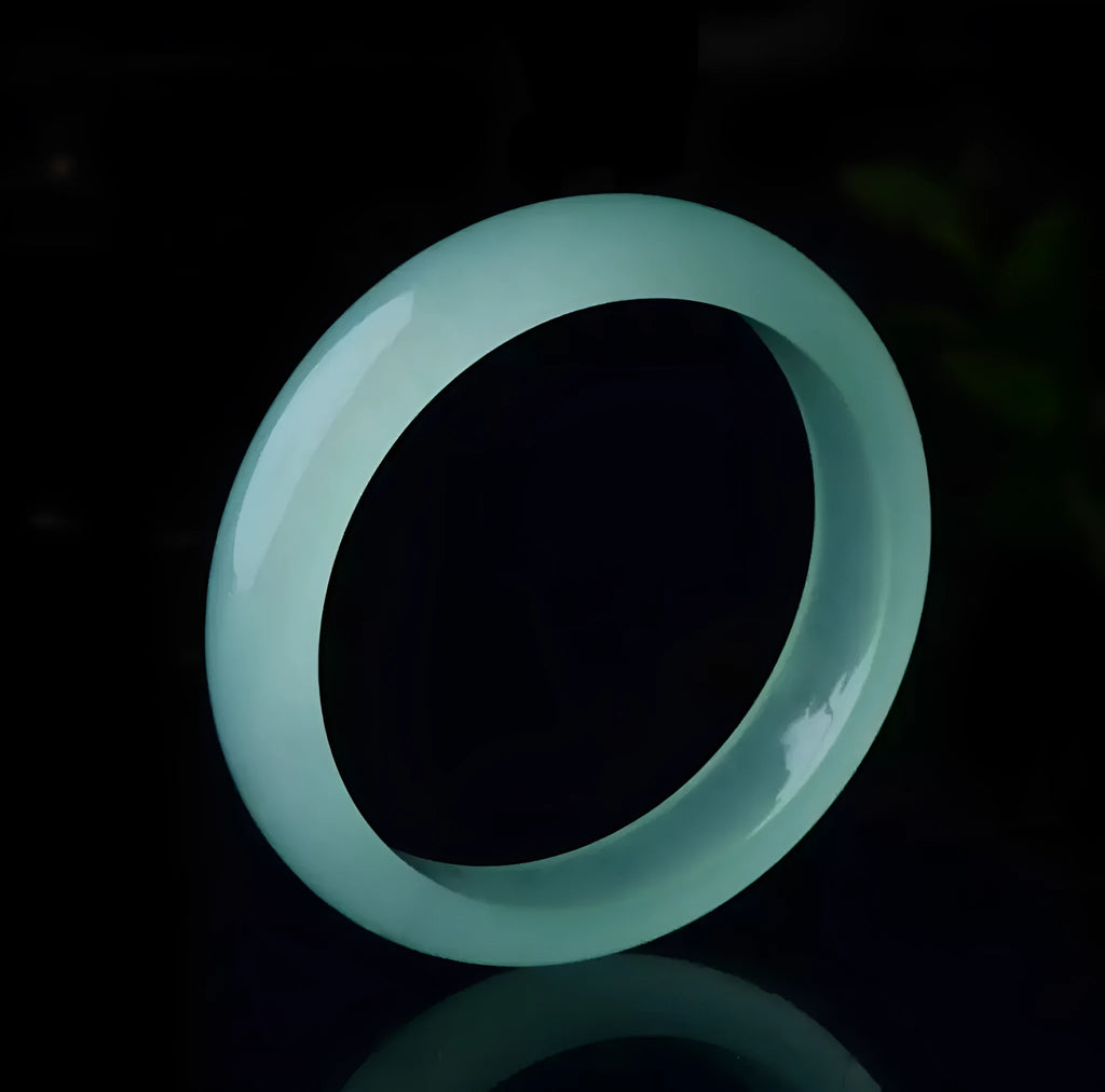 Light green jade quartz bracelet for women with modern simplicity design in blue and green colour options