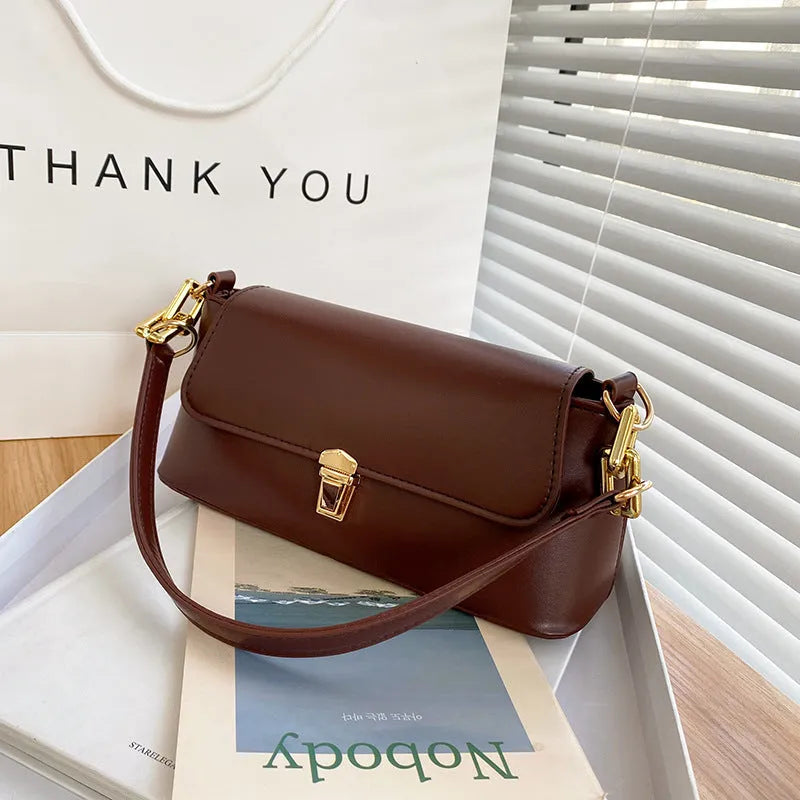 French casual shoulder bag in brown PU with chain strap and sandwich pocket design