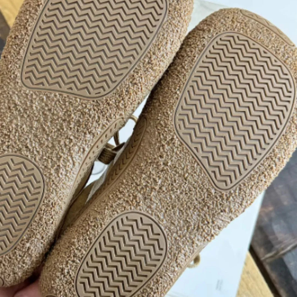 Women's lace-up casual sneakers with flat rubber sole, round toe, mixed upper, in camel or grey