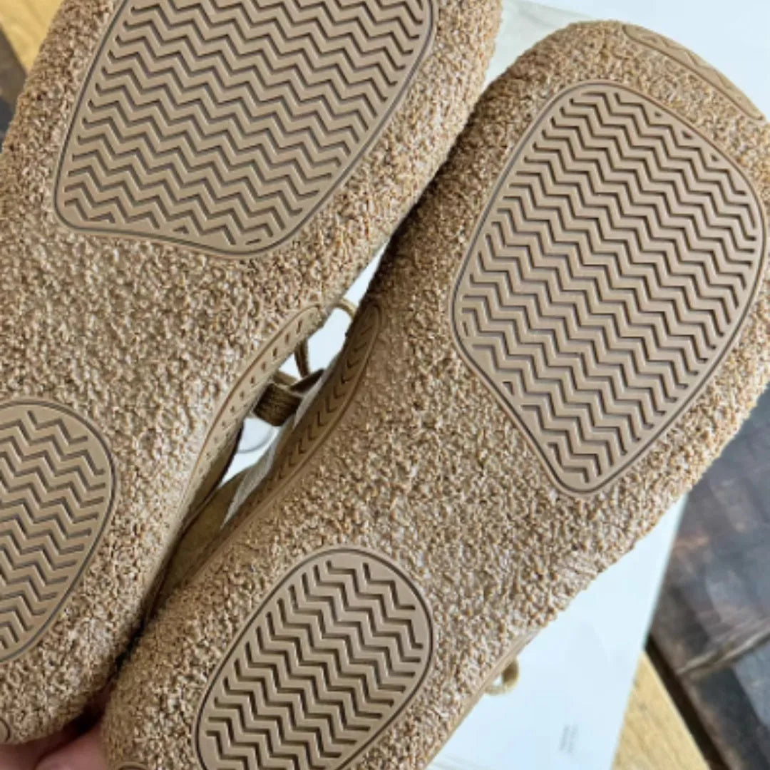Women's lace-up casual sneakers with flat rubber sole, round toe, mixed upper, in camel or grey