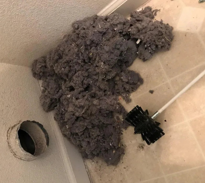 Flexible chimney cleaning brush with nylon bristles and 600mm bendable rod for dryer pipe maintenance
