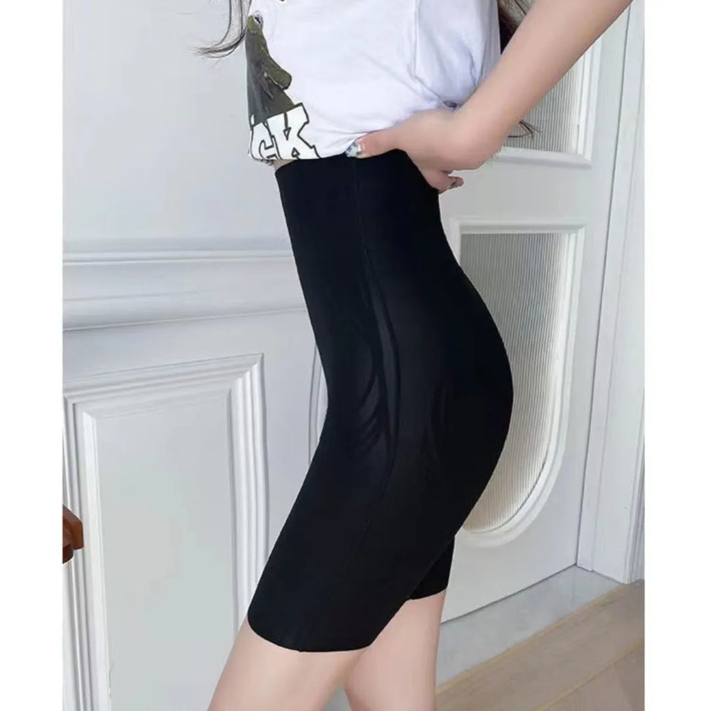 Women's seamless high waisted tight pants in nylon, black or skin colour, sizes M to XXL
