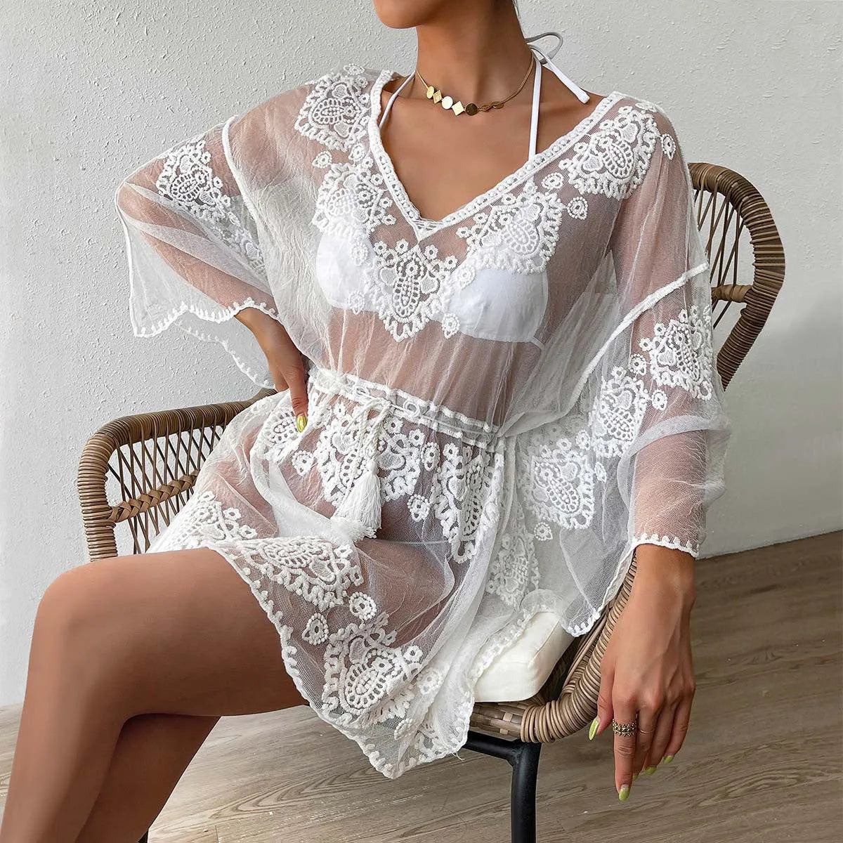 White polyester beach blouse for swimming and wading activities with cotton blend lining