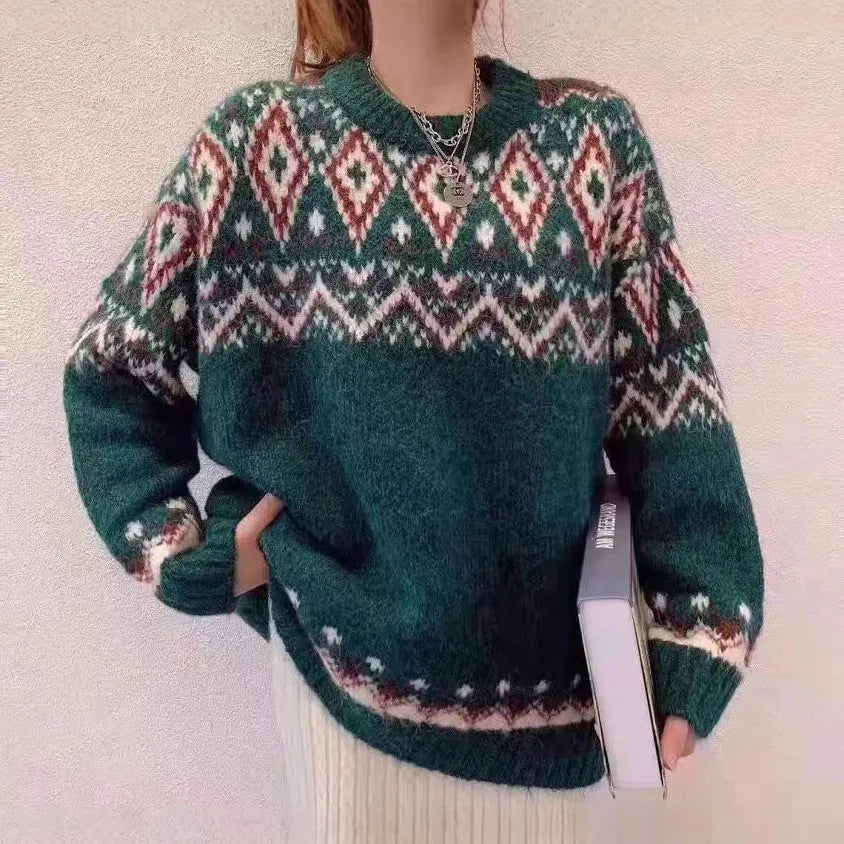 White and red striped loose retro pullover knitted top with long sleeves.
