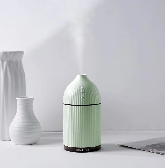 White ultrasonic aromatherapy diffuser with LED light, 300ml capacity, USB powered