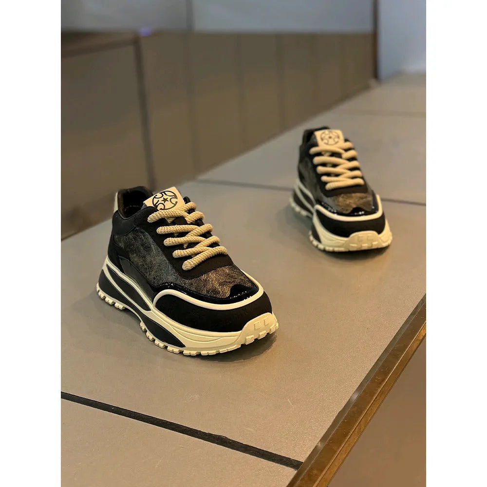 Men's black retro daddy shoes with thick rubber sole and synthetic leather upper, front lace-up.