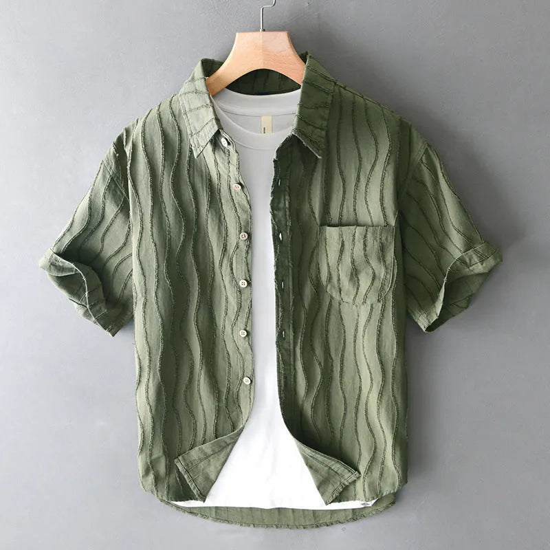 Men's solid colour pure cotton short sleeve casual shirt in loose fit