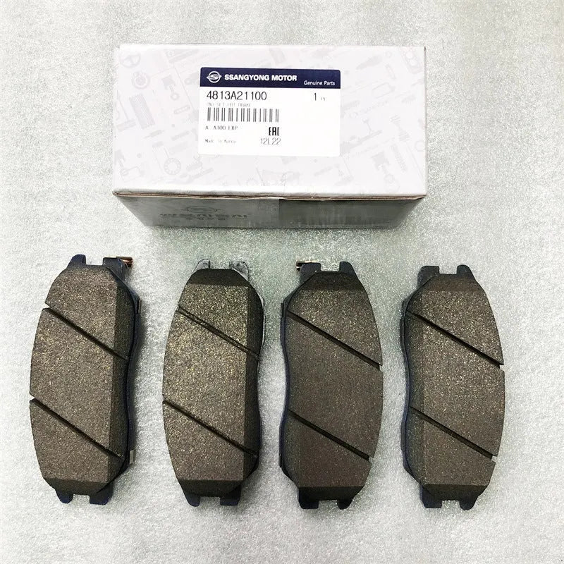 Brake pad set with part numbers 4813009A10 and 4813008BA0 for Aiteng Kyron Rester.