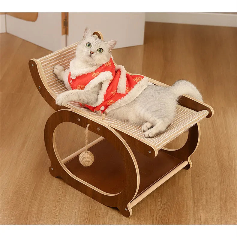 Solid wood cat scratching mat with sisal surface in walnut colour, also used as a cat bed.