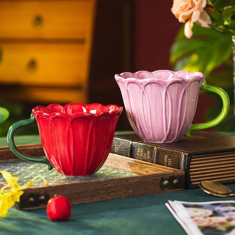 Ceramic breakfast cup with floral pastoral pattern and 500ml capacity