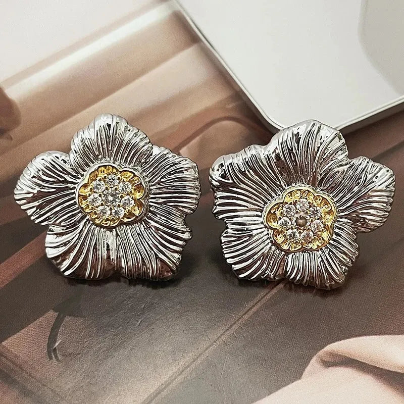 Retro textured gardenia stud earrings with two-tone colour finish and floral design