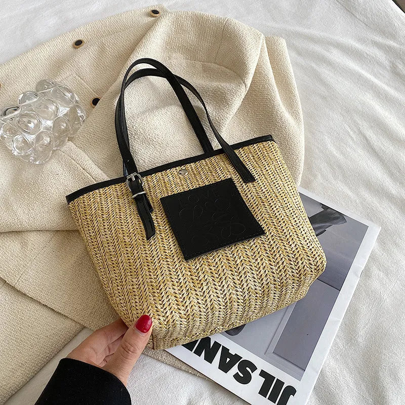 Straw woven women's shoulder bag in European retro style with large capacity and three-dimensional pockets