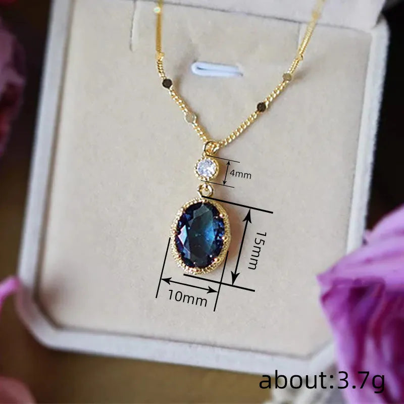 Geometric gold electroplated copper retro necklace on a 46 cm chain.