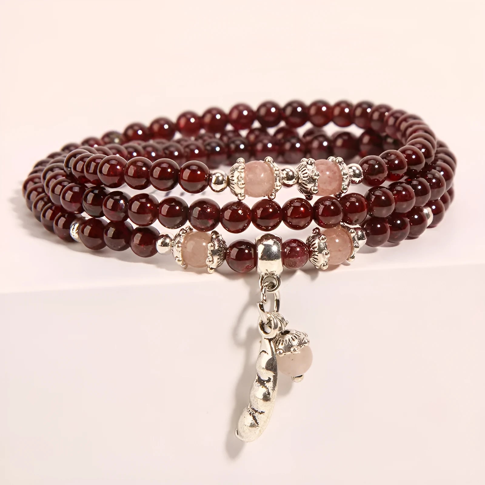 Wine red garnet crystal bracelet with flower-shaped beads in bohemian ethnic style