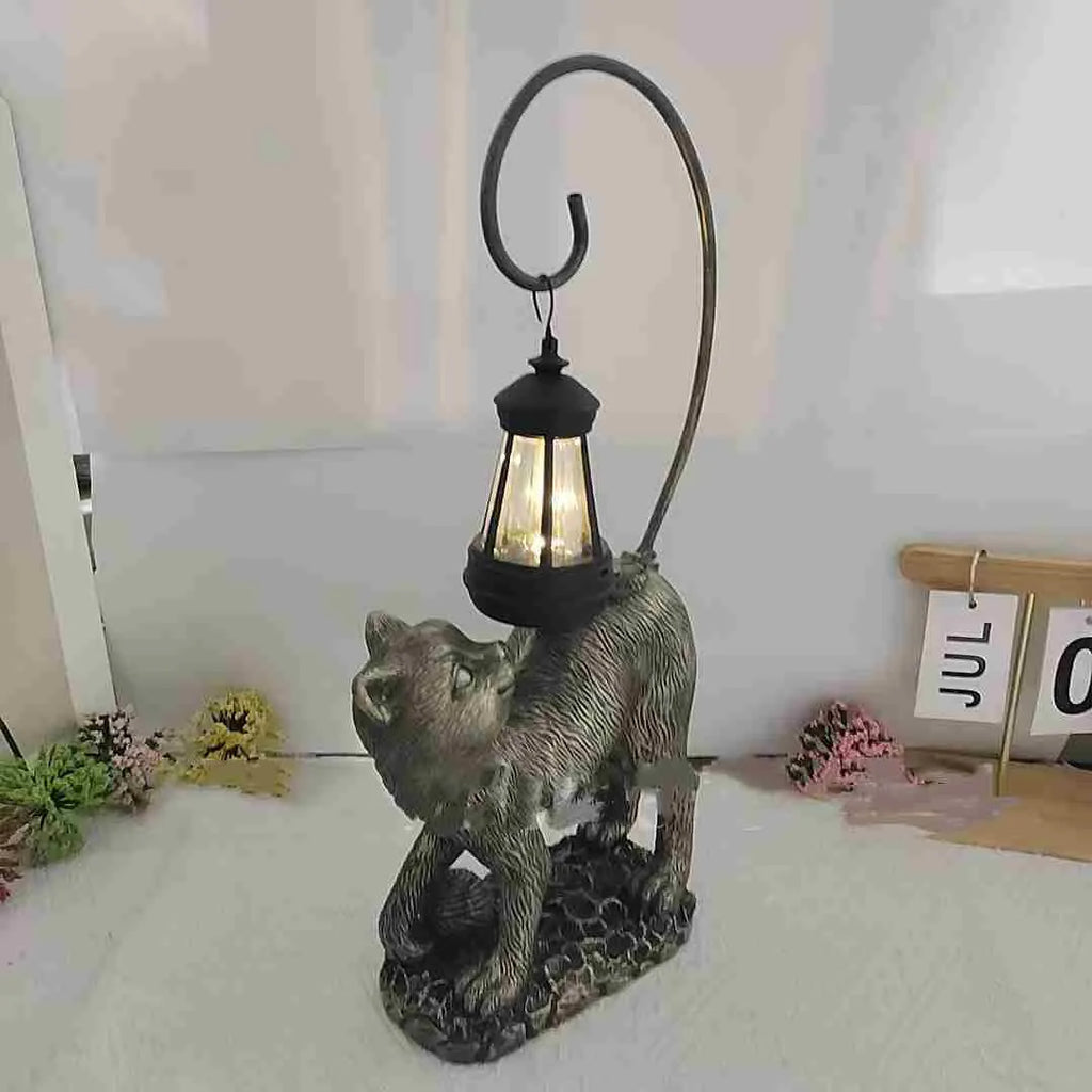 Resin cat solar garden lamp in bronze colour for courtyard and garden decoration