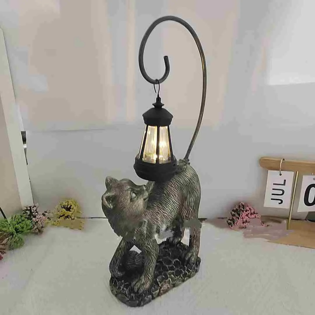 Resin cat solar garden lamp in bronze colour for courtyard and garden decoration