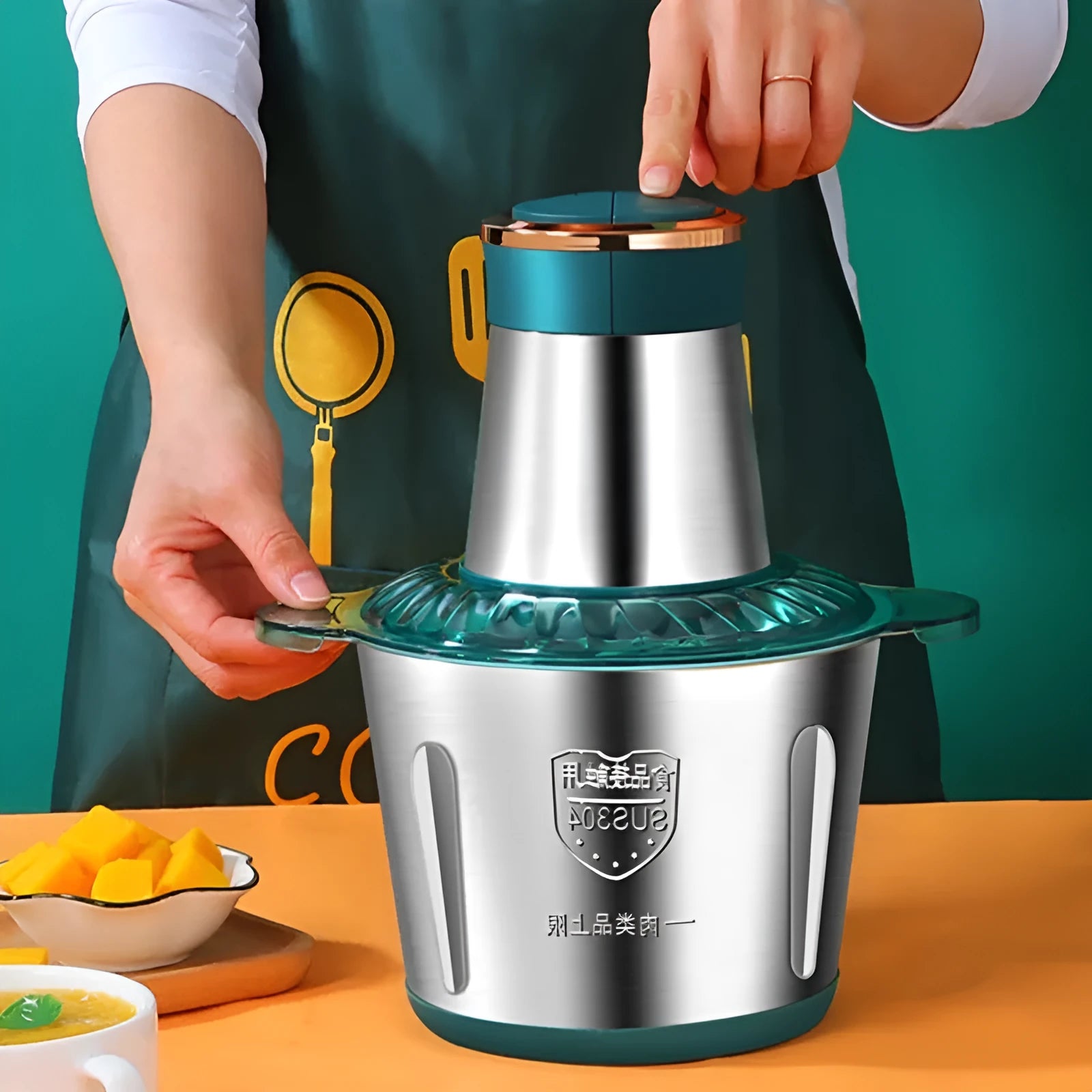 Green stainless steel meat blender mincer with 2-speed gears and 2L capacity