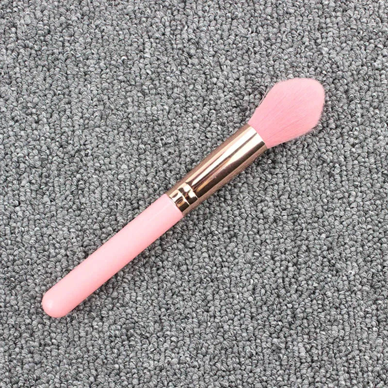Pink blush brush with corrugated silk nylon bristles and plastic handle 15cm total length
