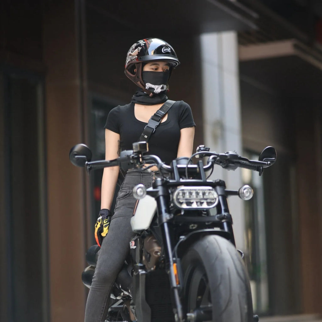 Retro full-face electric motorcycle helmet in Bright Black with visor and chin strap