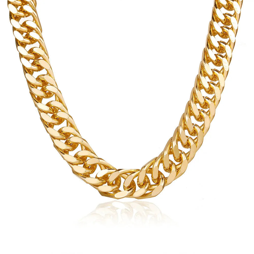Gold thick chain necklace for women with a 6cm pendant on a 32cm chain.