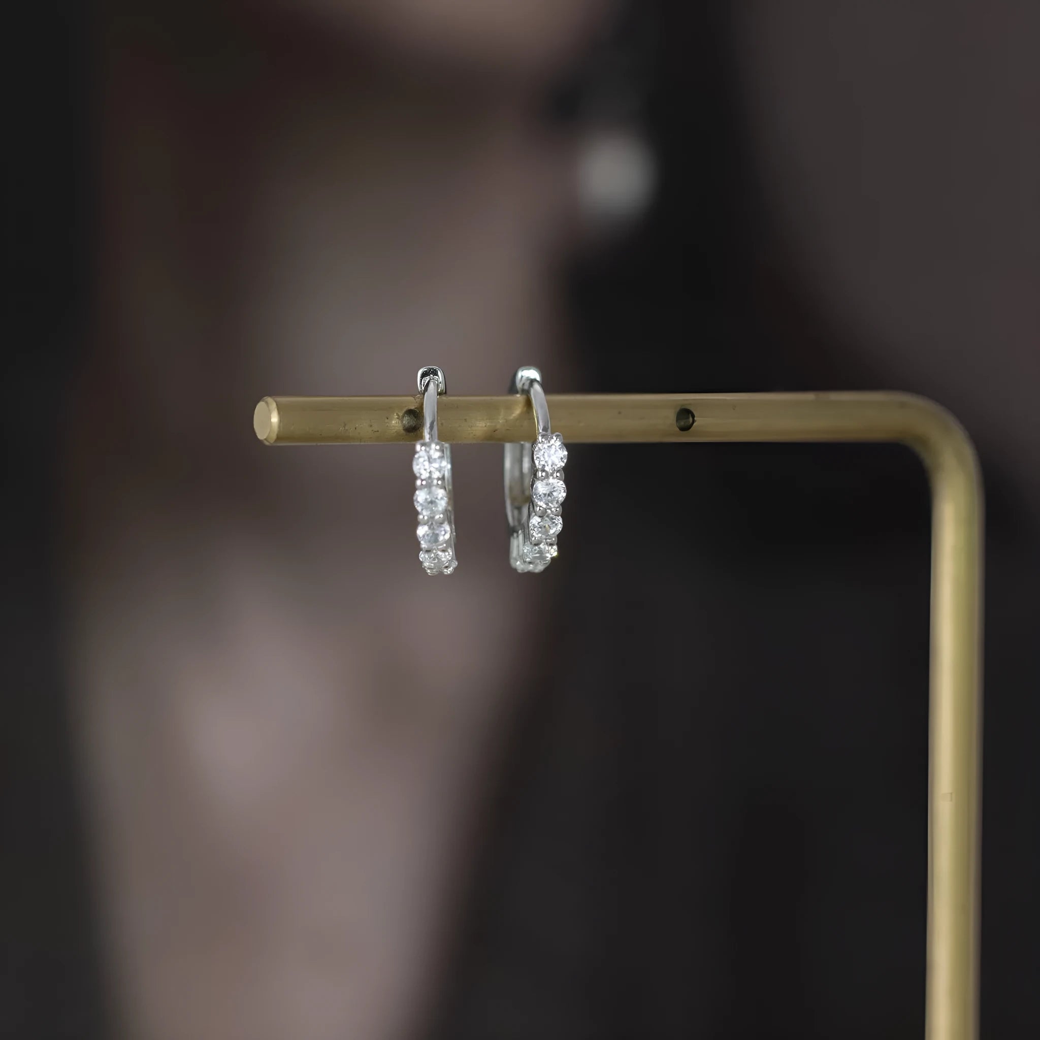 Pair of simple geometric 925 silver wild earrings for women in white gold electroplated finish