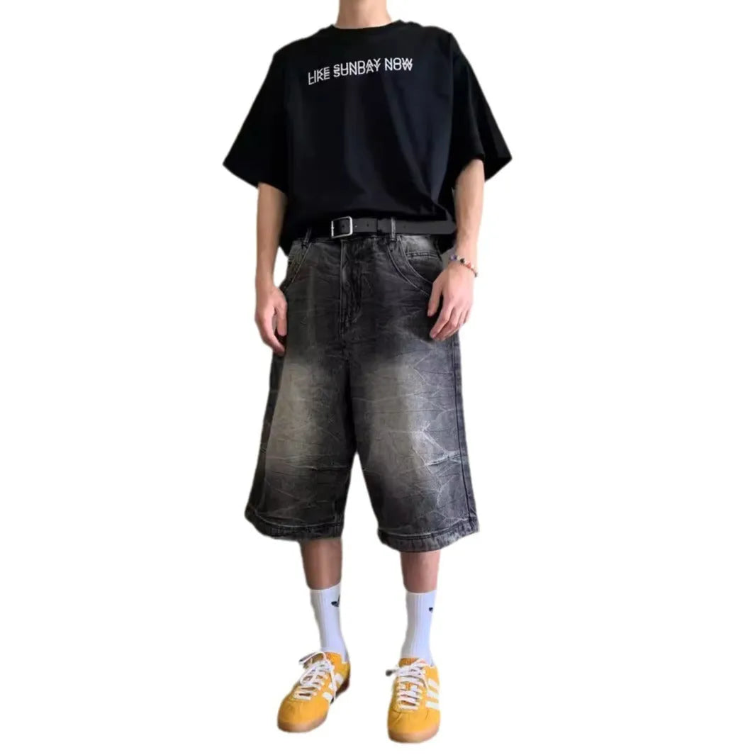 Men's loose straight-leg cropped denim shorts in retro washed style with zip fly
