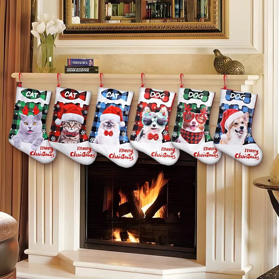 American-style cloth Christmas wall hanging with printed plaid puppy and cat design measuring 26x36cm