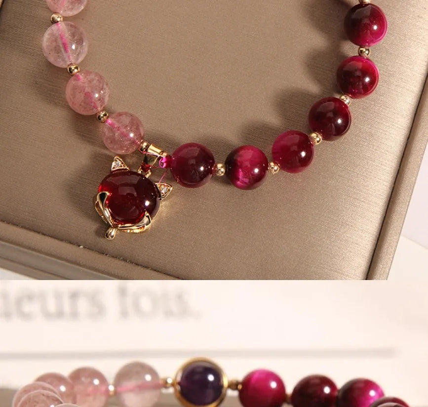 Simple strawberry crystal bead bracelet on an elastic rope for women