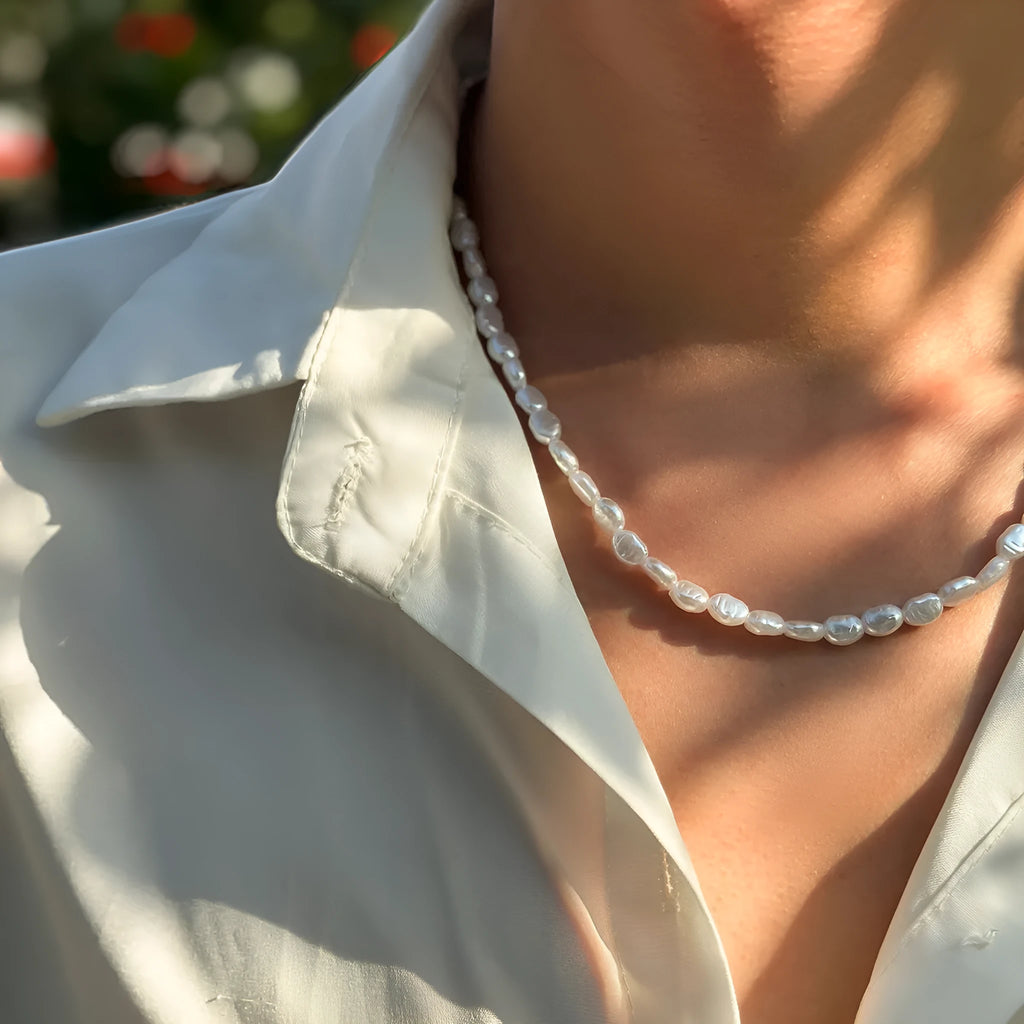 Men's white U-shaped pearl clavicle necklace with adjustable 41-50cm chain
