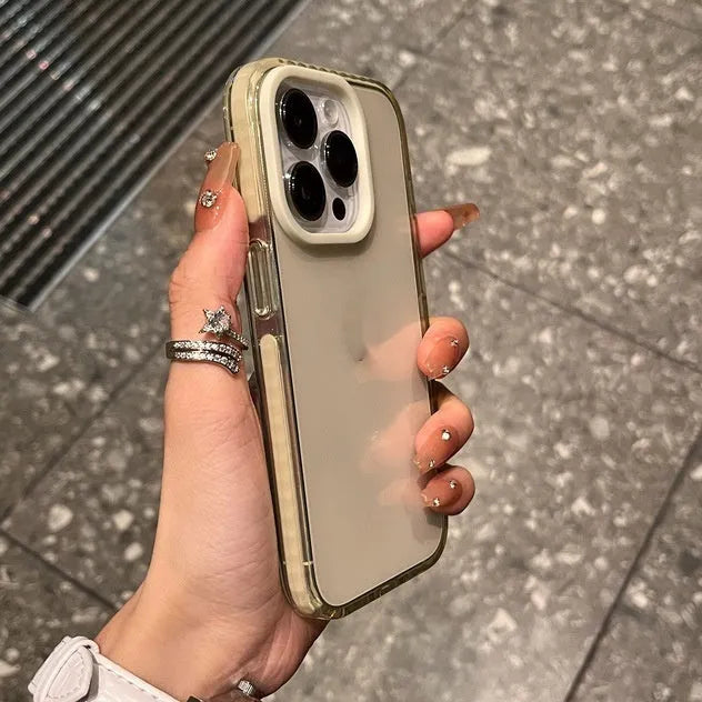 Silicone drop-resistant phone case with transparent edges and contrast colour for iPhone