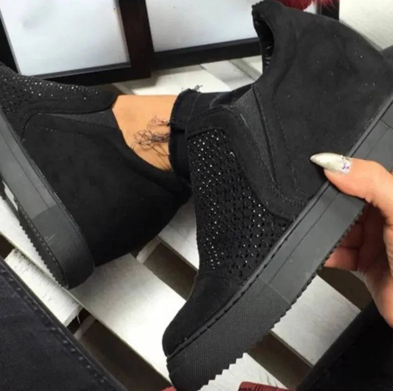 Idle rhinestone hollow loafers for women, suede upper, waterproof platform, internal heightening, high heel 6-8cm, plain pattern, black colour