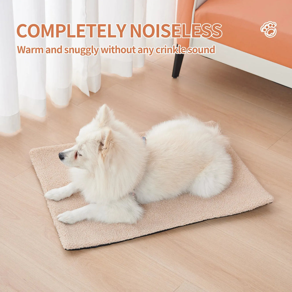 Grey plush self-heating pet bed for cats and small dogs with dimensions 95x65cm