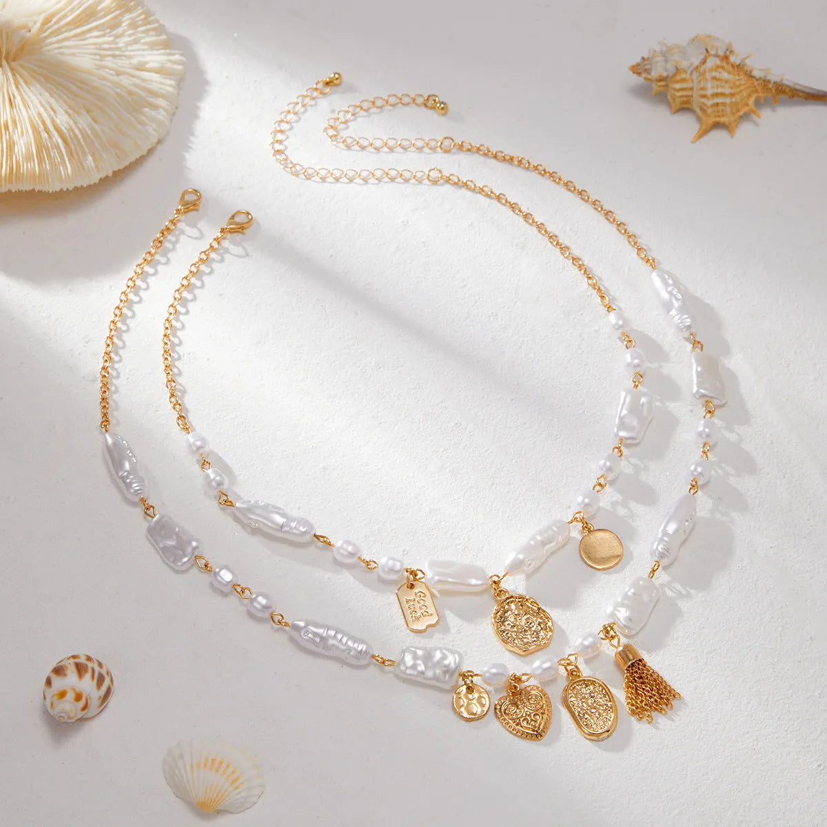 French pearl light luxury clavicle ocean necklace for women, shell element geometric shape, gold colour, adjustable chain 41-50cm
